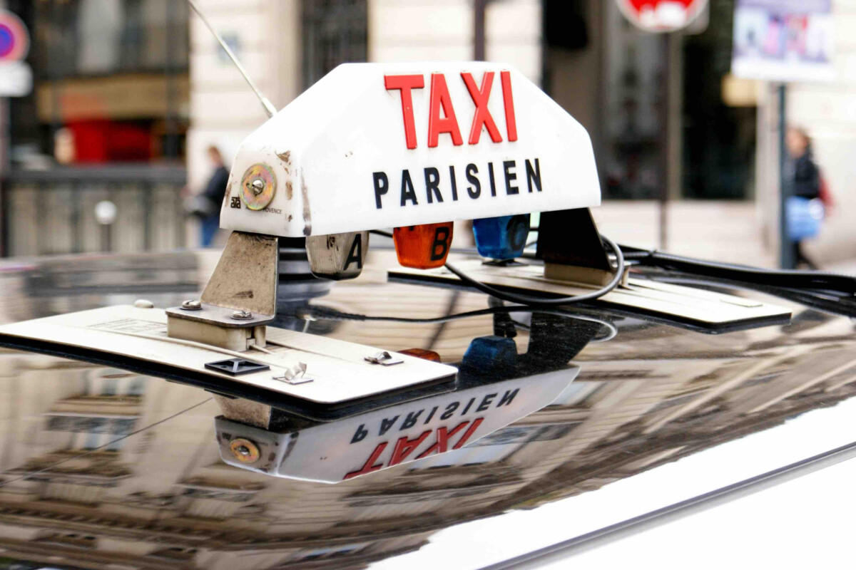 Transports pendant les JO de Paris : Comment éviter les faux taxis et VTC ?