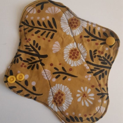 Protège slip en coton bio lavable Fleurs Moutarde - 19 cm