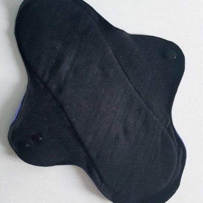 Serviette hygiénique en coton bio lavable Noire - Maxi - 26,8 cm